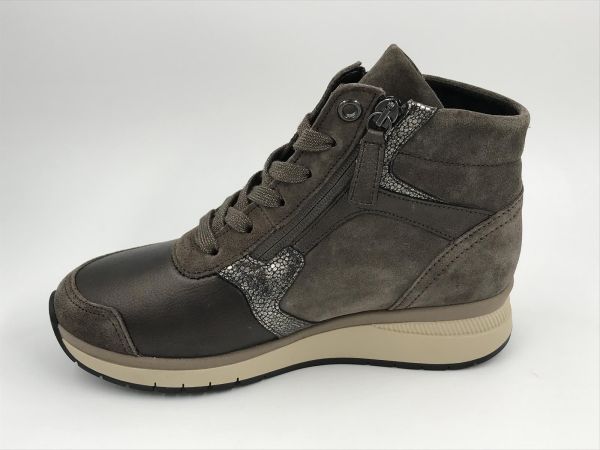 Gab dam basket suède taupe (56.708.62 cervo/velour bronce/mic) - Stiletto Schoenen (Oudenaarde)