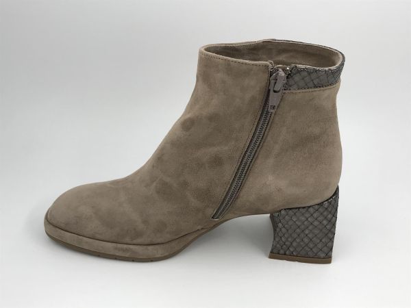 SW dam klaars suède taupe (8.90.17/010 liv taupe) - Stiletto Schoenen (Oudenaarde)